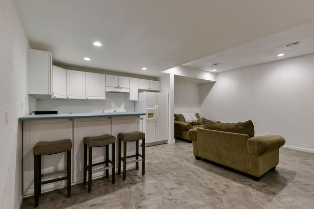 1658 W Caleb Court, Springfield, MO 65810