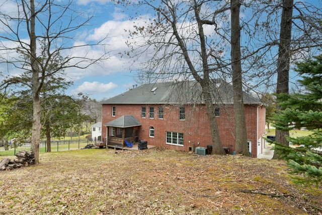 1658 W Caleb Court, Springfield, MO 65810