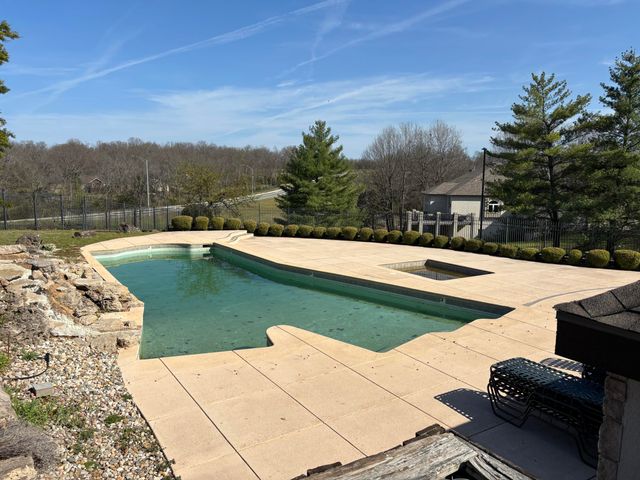 1658 W Caleb Court, Springfield, MO 65810