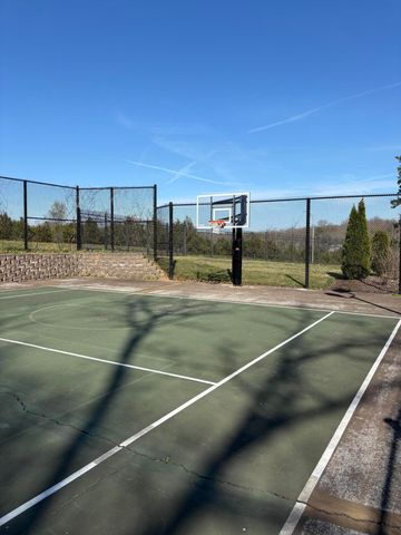 1658 W Caleb Court, Springfield, MO 65810