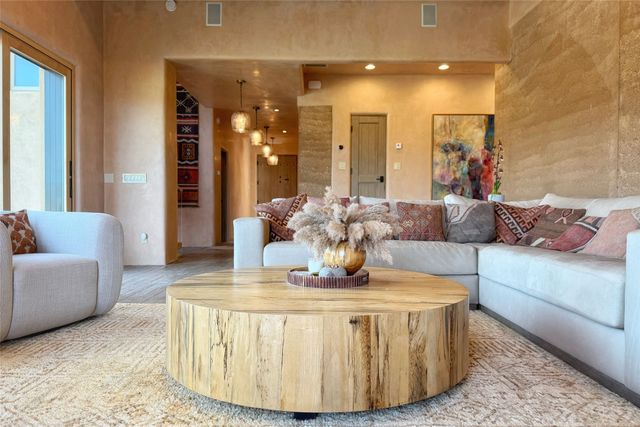 23 Lavadero Road, Santa Fe, NM 87506