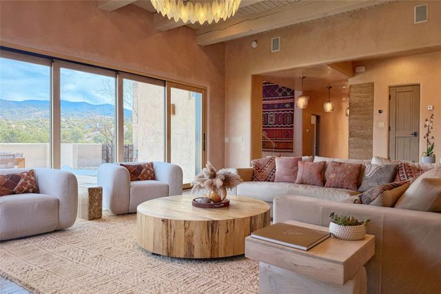 23 Lavadero Road, Santa Fe, NM 87506