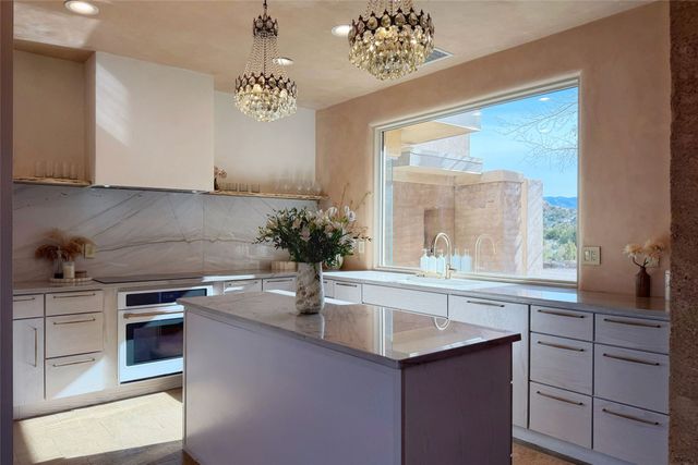 23 Lavadero Road, Santa Fe, NM 87506