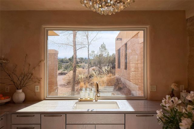 23 Lavadero Road, Santa Fe, NM 87506