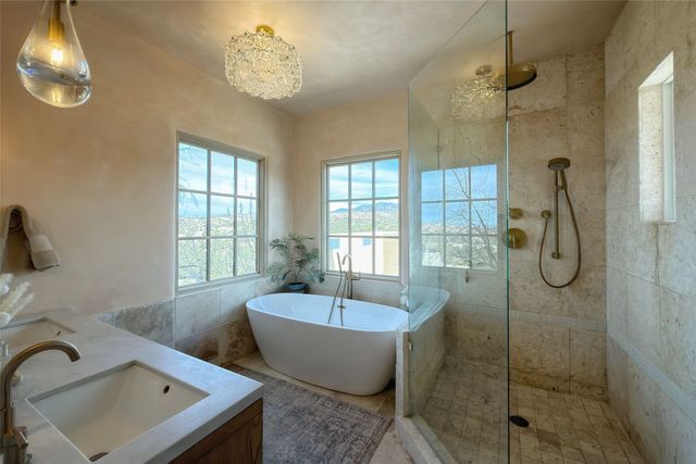 23 Lavadero Road, Santa Fe, NM 87506