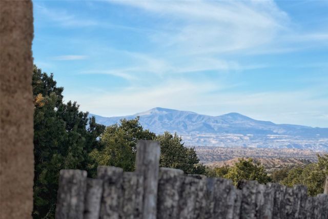 23 Lavadero Road, Santa Fe, NM 87506