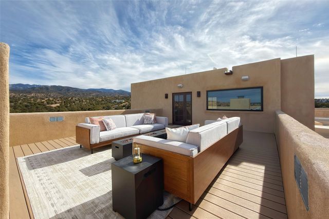 23 Lavadero Road, Santa Fe, NM 87506