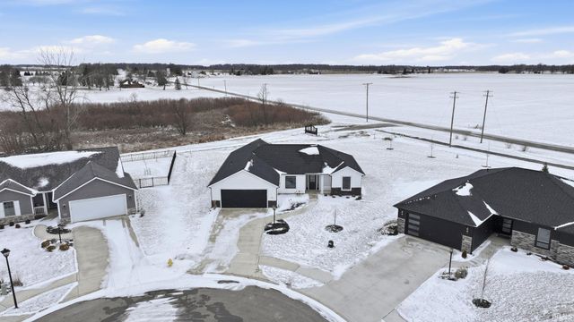 1584 Lagonda Trail, Fort Wayne, IN 46818