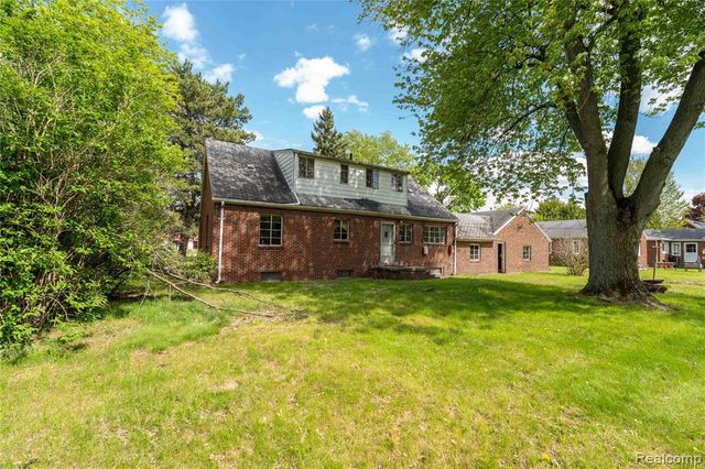 9282 Wayne Road, Romulus, MI 48174