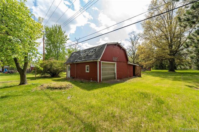 9282 Wayne Road, Romulus, MI 48174