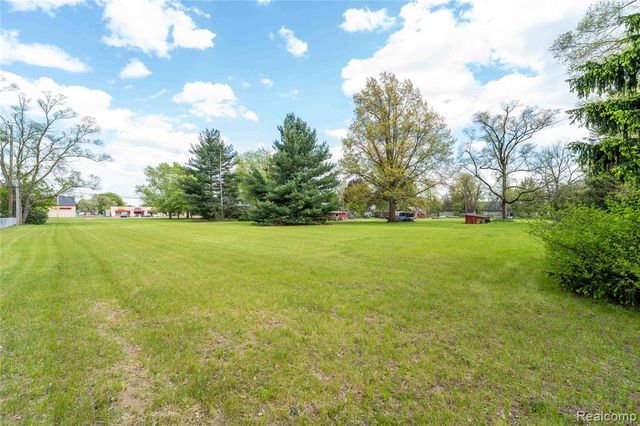 9282 Wayne Road, Romulus, MI 48174