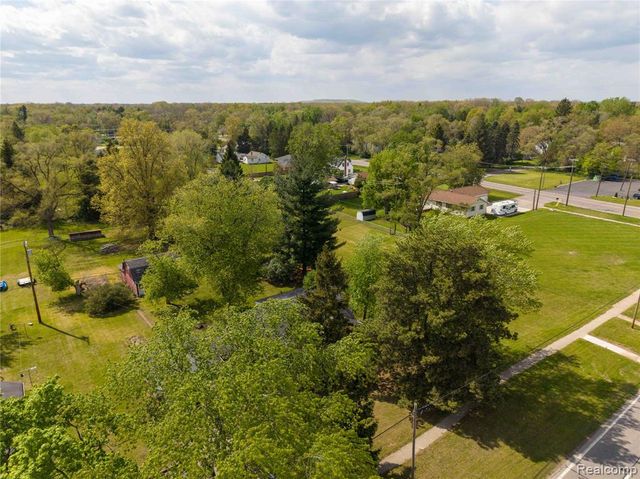 9282 Wayne Road, Romulus, MI 48174