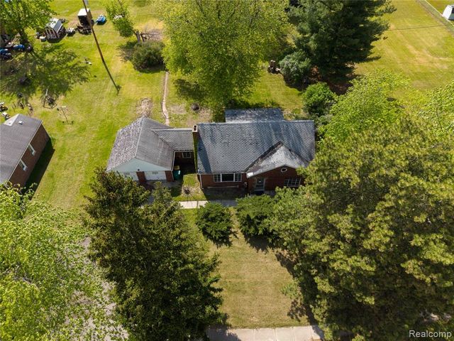 9282 Wayne Road, Romulus, MI 48174