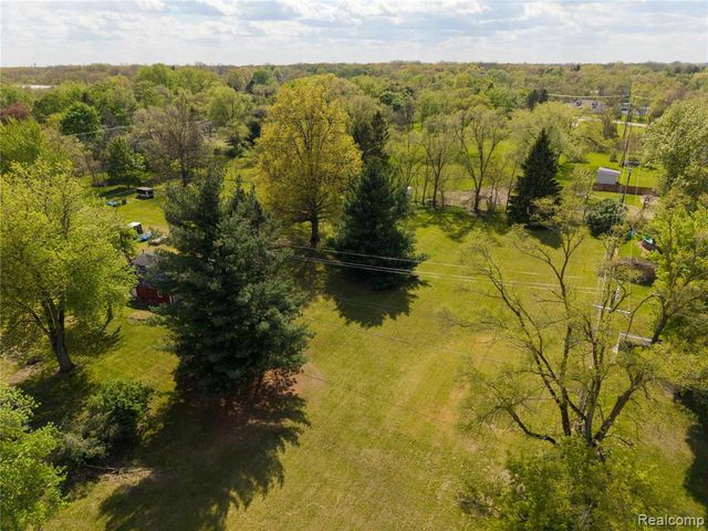 9282 Wayne Road, Romulus, MI 48174