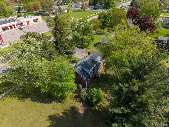 9282 Wayne Road, Romulus, MI 48174