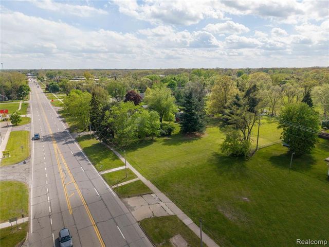 9282 Wayne Road, Romulus, MI 48174