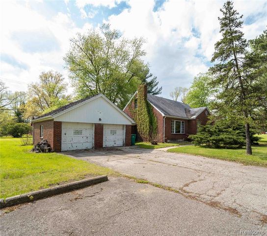 9282 Wayne Road, Romulus, MI 48174