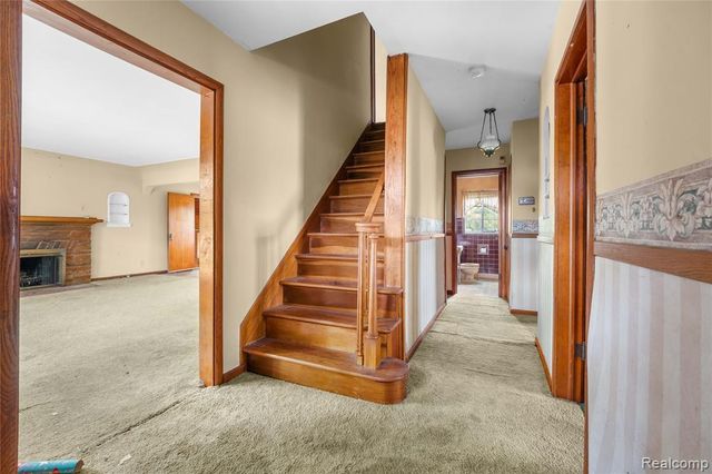 9282 Wayne Road, Romulus, MI 48174