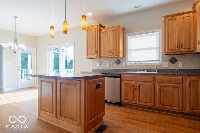 5263 Brooks Bend, Greenwood, IN 46143