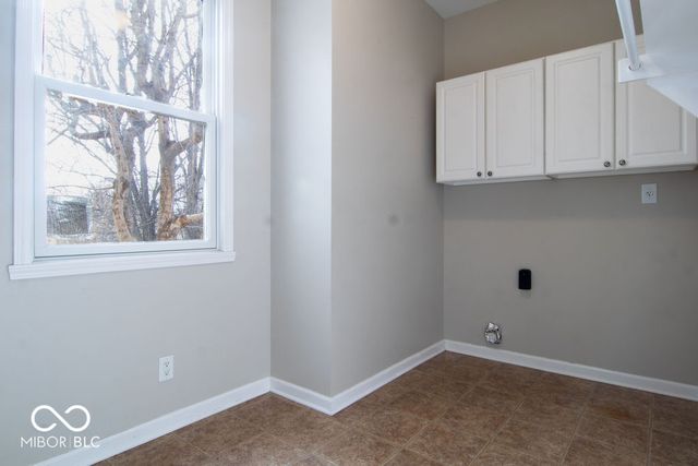 5263 Brooks Bend, Greenwood, IN 46143