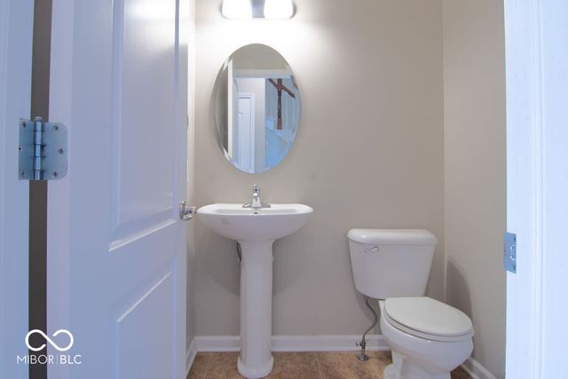 5263 Brooks Bend, Greenwood, IN 46143