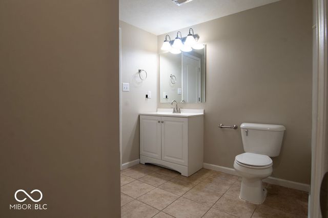 5263 Brooks Bend, Greenwood, IN 46143