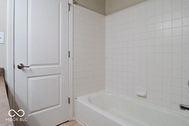 5263 Brooks Bend, Greenwood, IN 46143