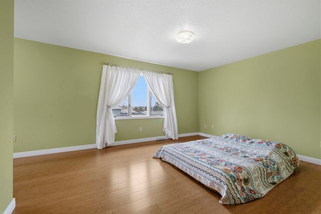 6 Ruyak Point, Minot, ND 58703