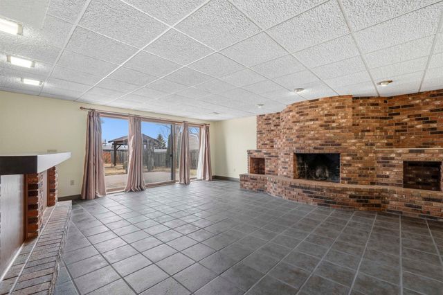 6 Ruyak Point, Minot, ND 58703