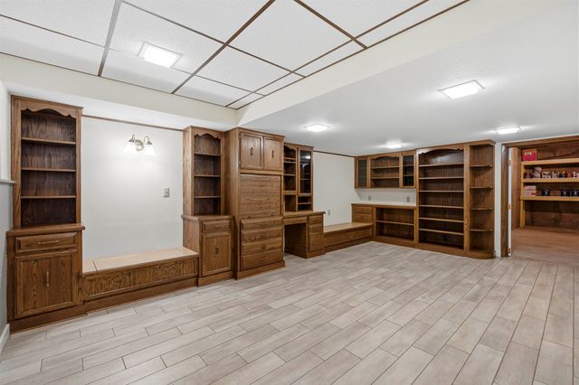 6 Ruyak Point, Minot, ND 58703