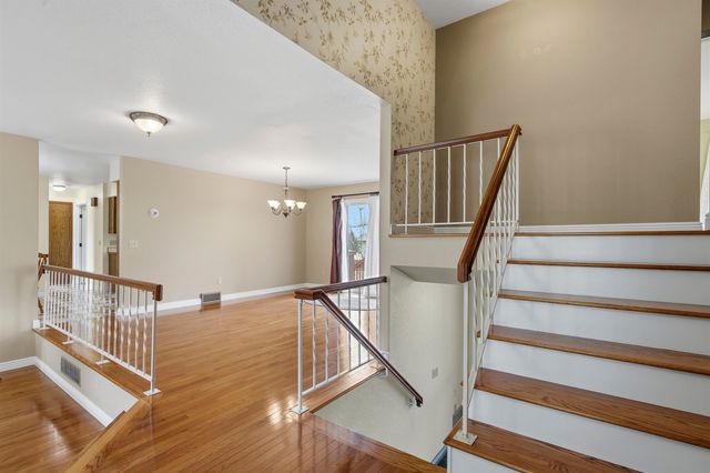 6 Ruyak Point, Minot, ND 58703
