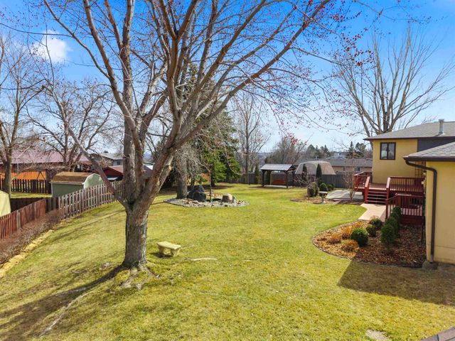 6 Ruyak Point, Minot, ND 58703