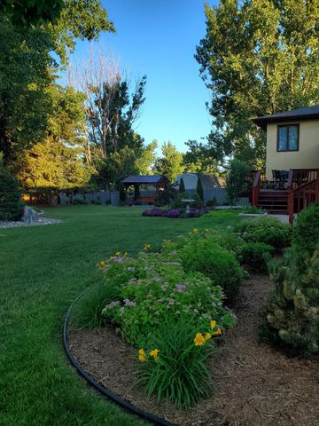 6 Ruyak Point, Minot, ND 58703