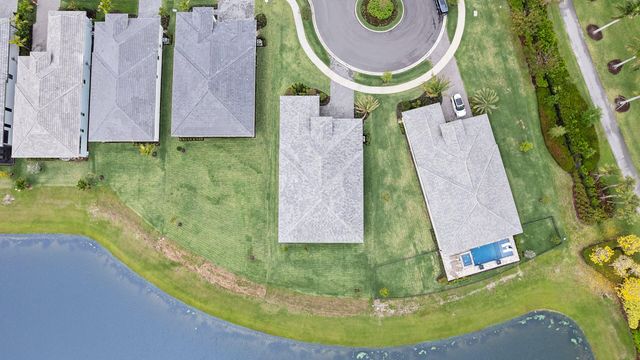 5474 Hutchinson Way, The Acreage, FL 33470