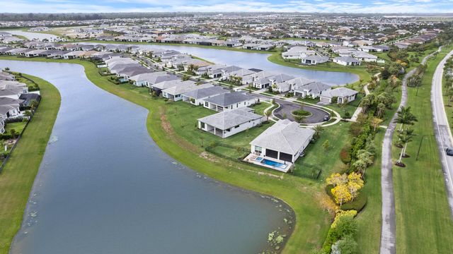 5474 Hutchinson Way, The Acreage, FL 33470