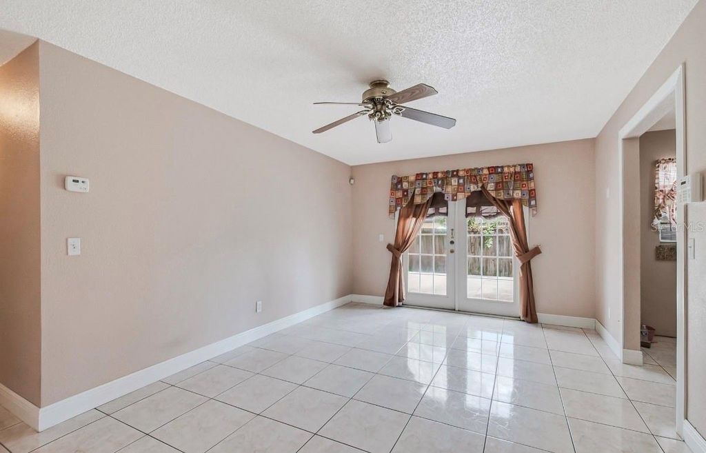 Image 12 of property listing at 2370 VALLEY AVENUE, Kissimmee, FL 34744