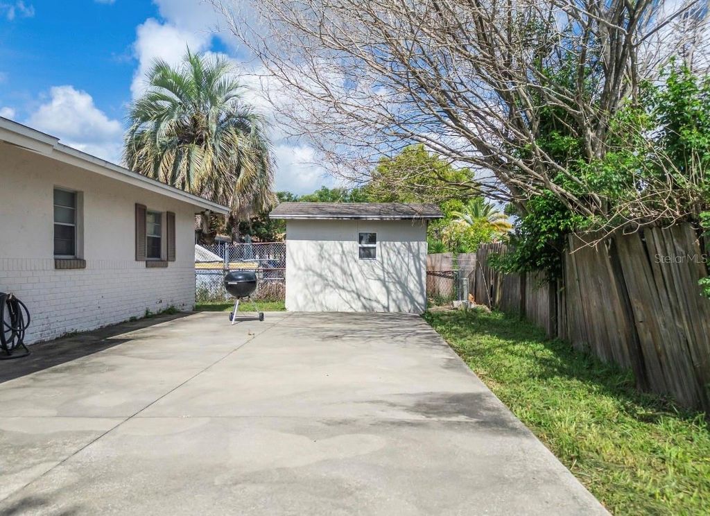 Image 20 of property listing at 2370 VALLEY AVENUE, Kissimmee, FL 34744