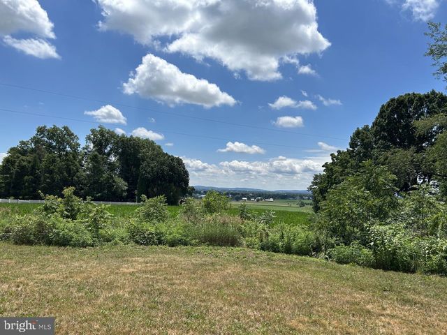 301 GOLF RD, Myerstown, PA 17067