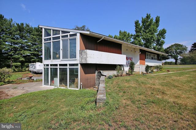 301 GOLF RD, Myerstown, PA 17067