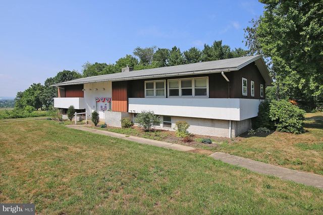 301 GOLF RD, Myerstown, PA 17067