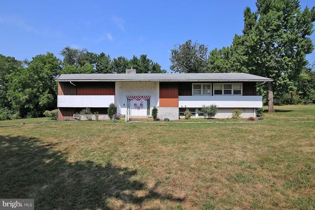 301 GOLF RD, Myerstown, PA 17067