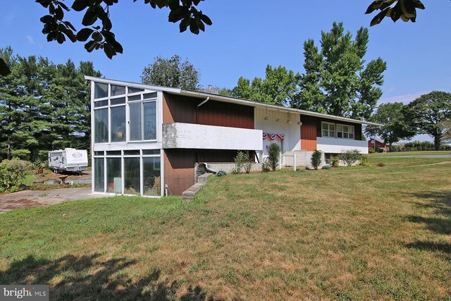 301 GOLF RD, Myerstown, PA 17067