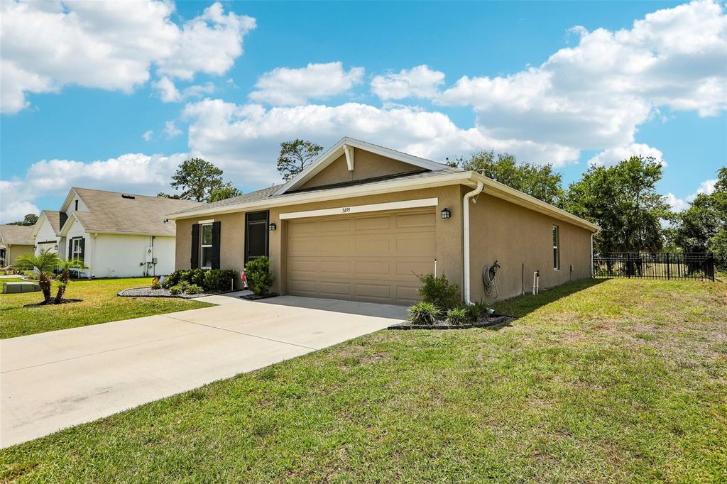 Image 2 of property listing at 5499 DIANTHA WAY, Brooksville, FL 34604