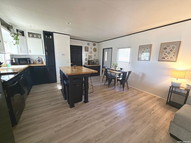 240 creekside, Floresville, TX 78114