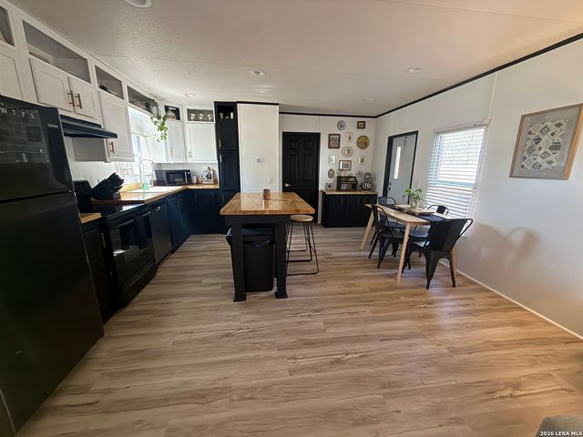 240 creekside, Floresville, TX 78114