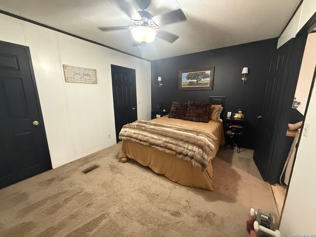 240 creekside, Floresville, TX 78114