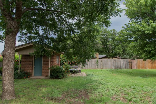 904 Itasca Street, Plainview, TX 79072