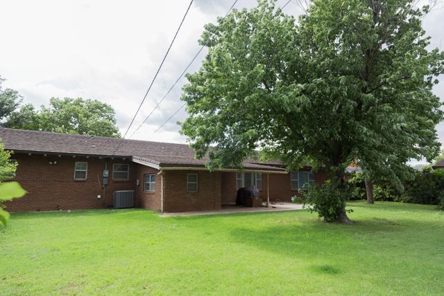 904 Itasca Street, Plainview, TX 79072