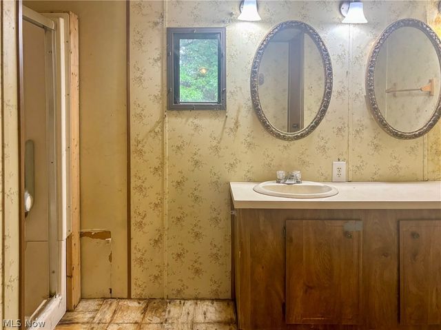 1879 Difford Drive, Niles, OH 44446
