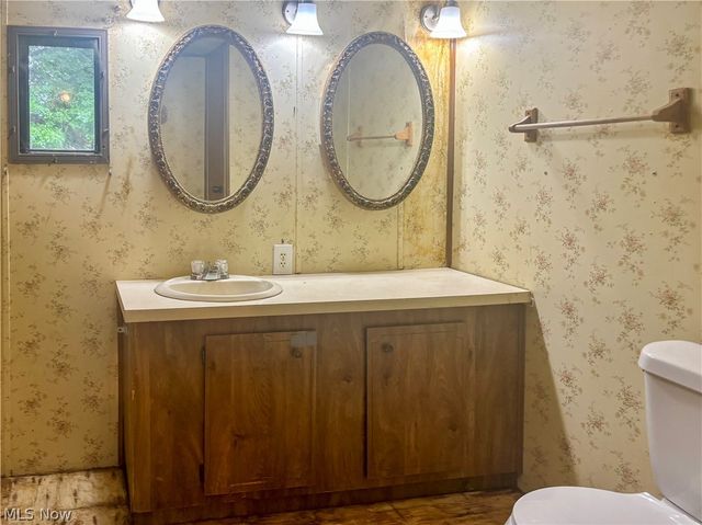 1879 Difford Drive, Niles, OH 44446